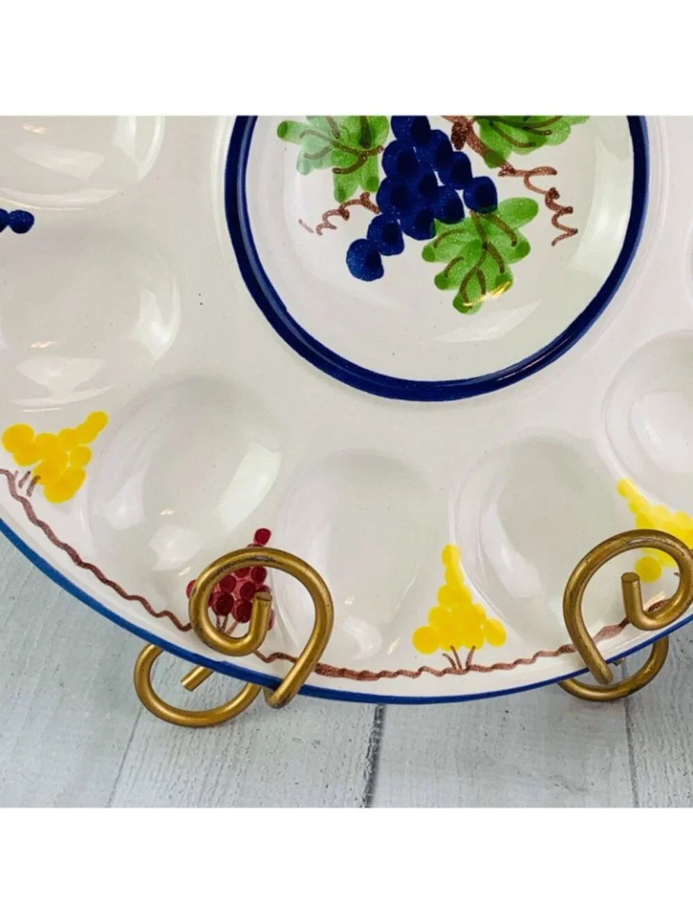 Cer Giovanni Vietri Signed COLORFUL GRAPE Pottery Divided Deviled Egg Dish Tray